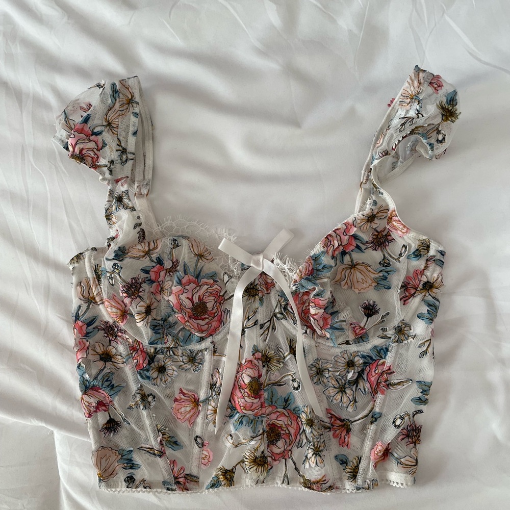 Victoria Secret Lingerie top in a size 32D
